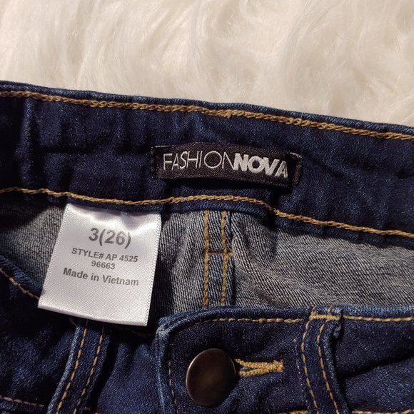 Fashion Nova Distressed Jeans - Picture 5 of 5